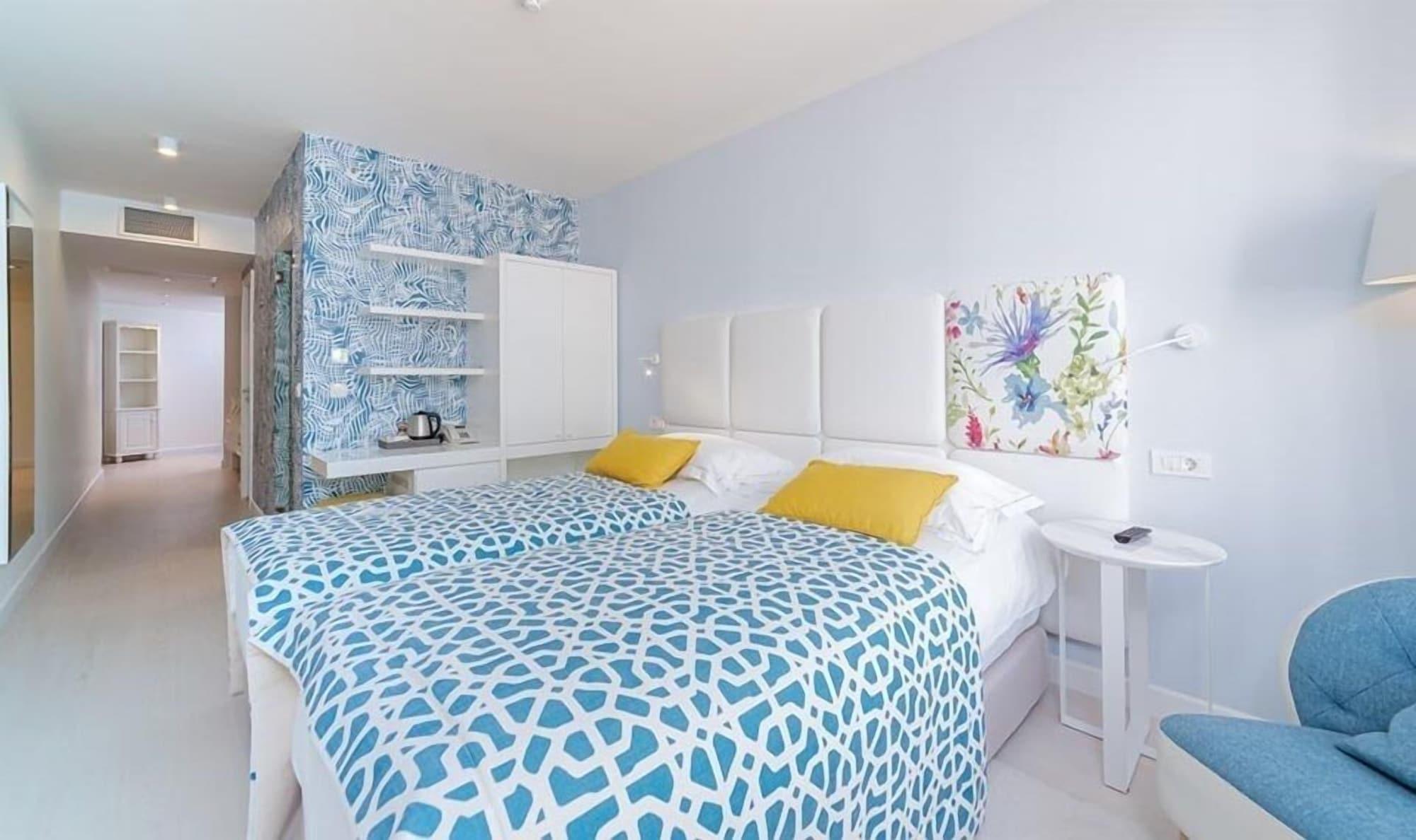 Amadria Park Family Hotel Jakov ชิเบนิก ภายนอก รูปภาพ