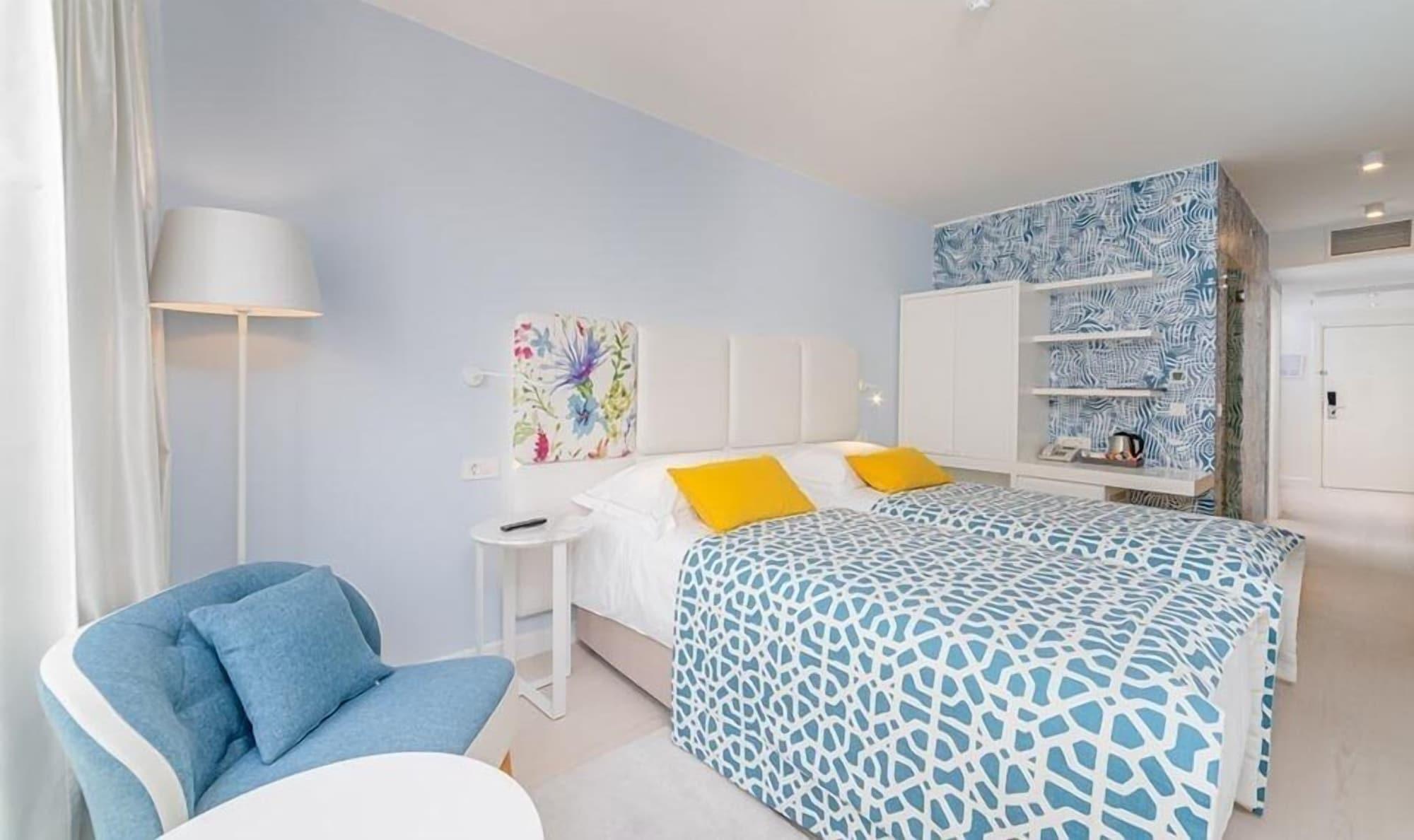 Amadria Park Family Hotel Jakov ชิเบนิก ภายนอก รูปภาพ
