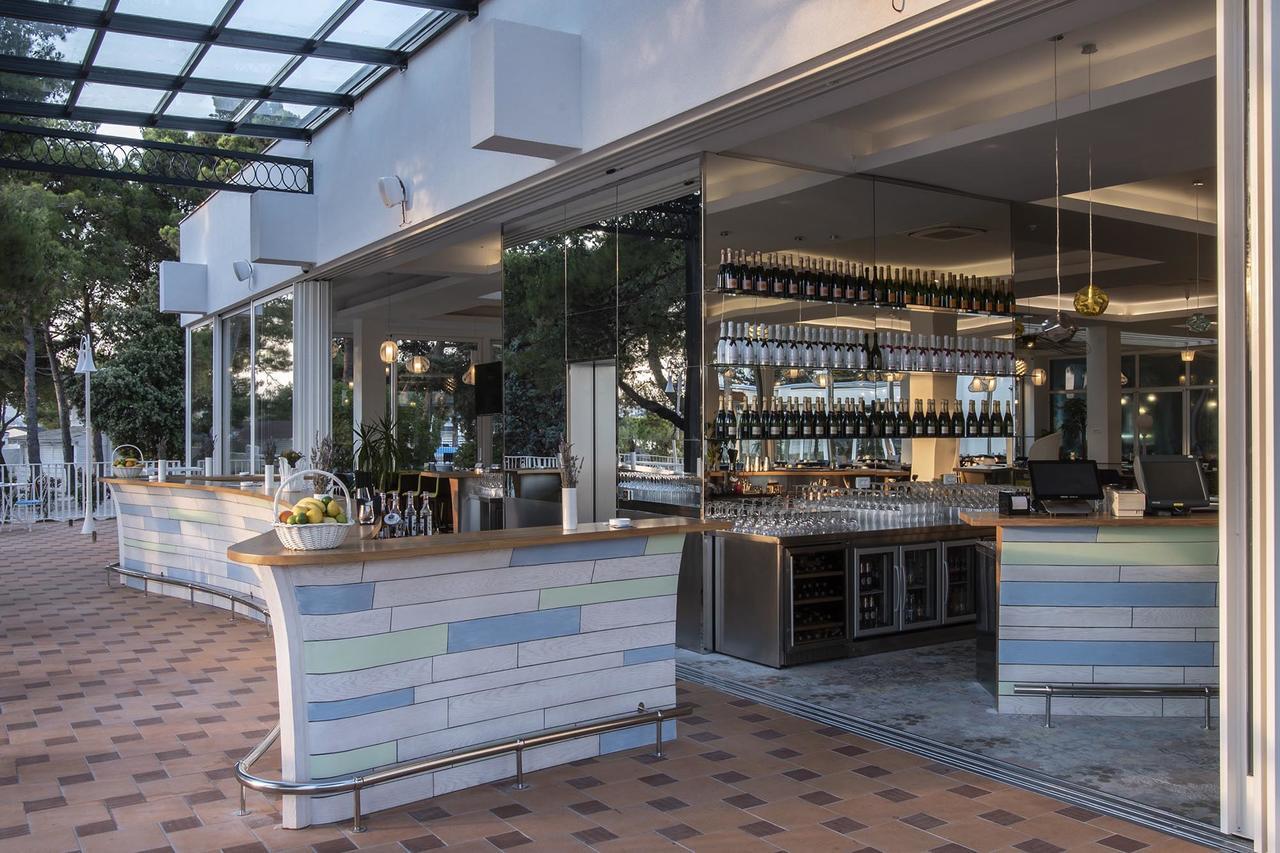 Amadria Park Family Hotel Jakov ชิเบนิก ภายนอก รูปภาพ