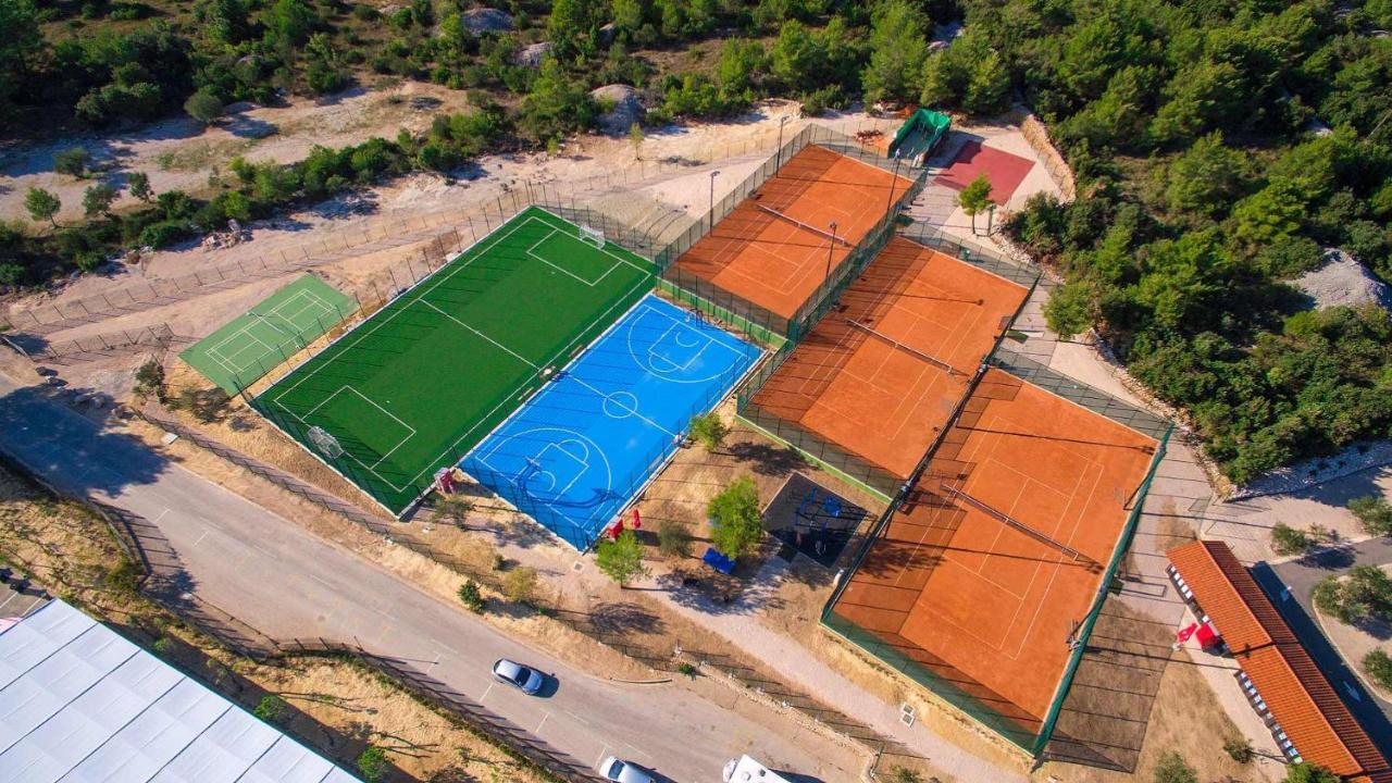 Amadria Park Family Hotel Jakov ชิเบนิก ภายนอก รูปภาพ